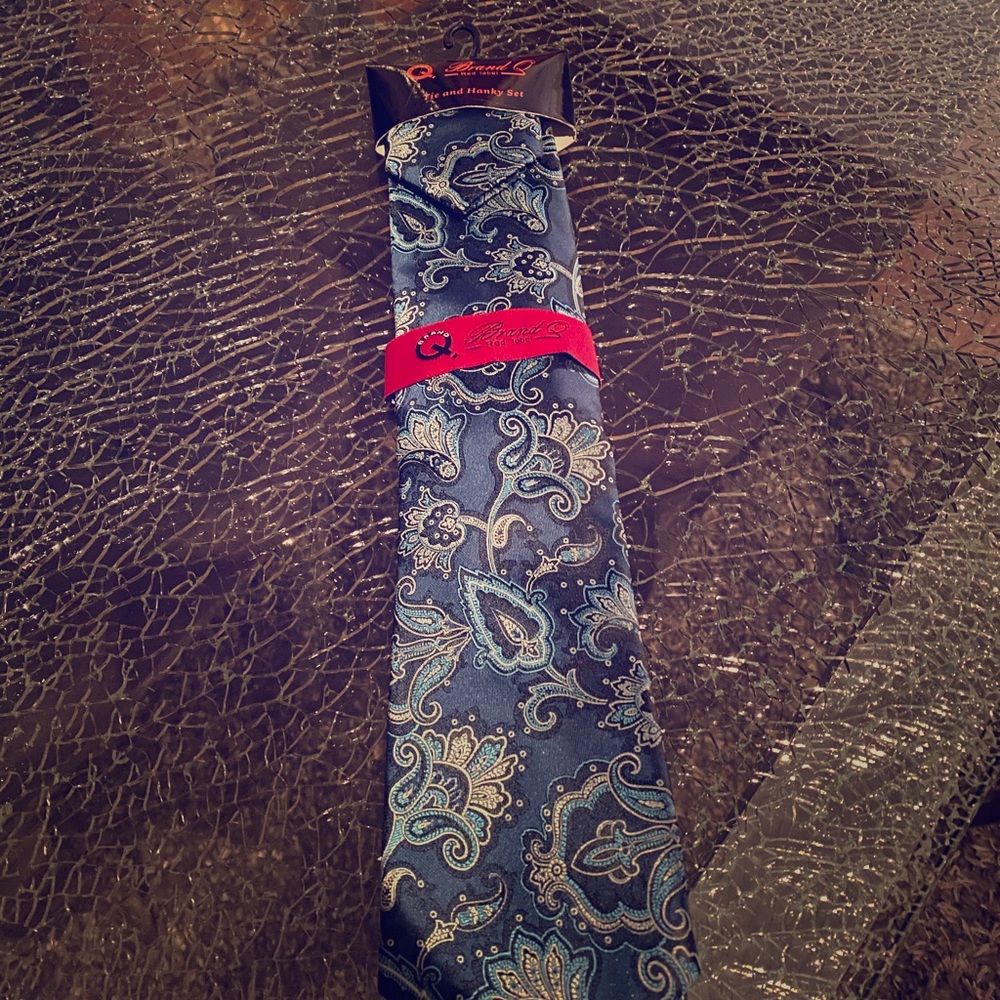 Classic Tie and Hanky set - Polished look!